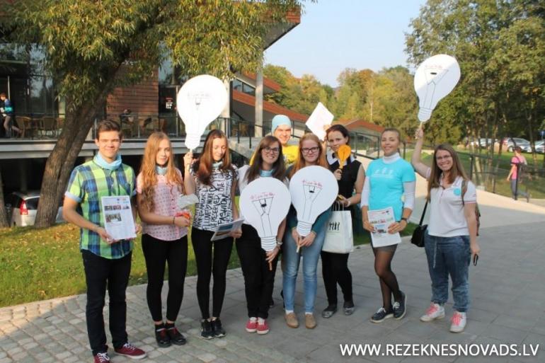 Informatīvā akcija „Pasaule kļūst labāka” Rēzeknes novada skolās un Rēzeknē